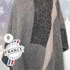 Cape à col imitation fourrure noir, gris et beige, conçue en France, chic et confortable, pour toutes les morphologies, vendue par Acaponcho.