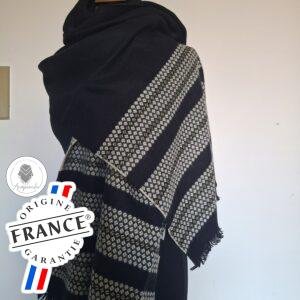 Étole noire Tissée en France et motifs beige, fil doré – Douce et élégante