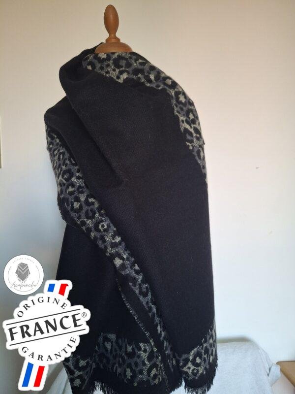 Étole noire Tissée en France Motifs léopard – Elégante et tendance – Image 3