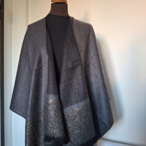 Poncho gris foncé pailleté Fait en France : Chaud, Élégant et Confortable