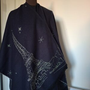 Poncho Paris Bleu réversible Argenté Fait en France : Chaud, Élégant et Confortable